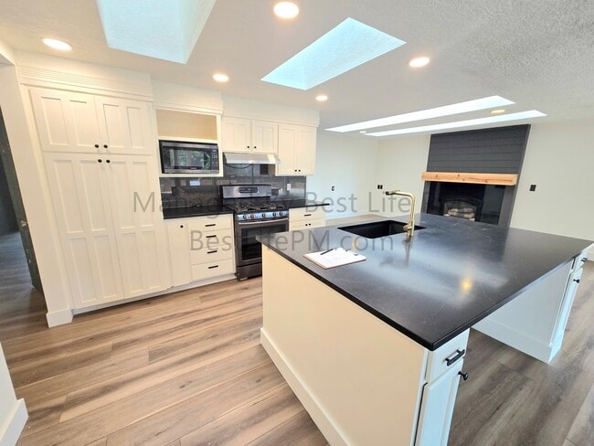 Building Photo - 150 Narain Ct