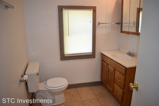 Building Photo - 3 br, 1 bath House - 518 W. Chandler