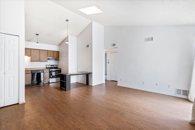 Building Photo - 2575 S Syracuse Way