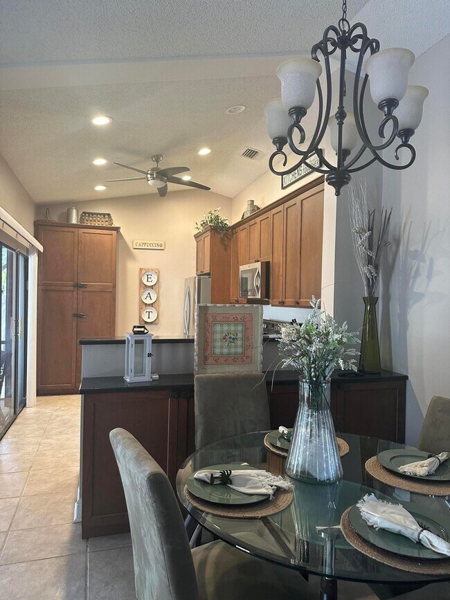 Building Photo - 1739 Shoreside Cir