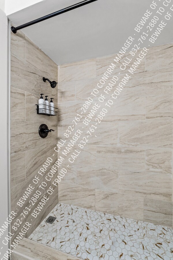 Building Photo - 12811 Pandora Dr
