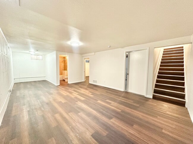 Building Photo - Modern and Spacious Duplex Style Home with...