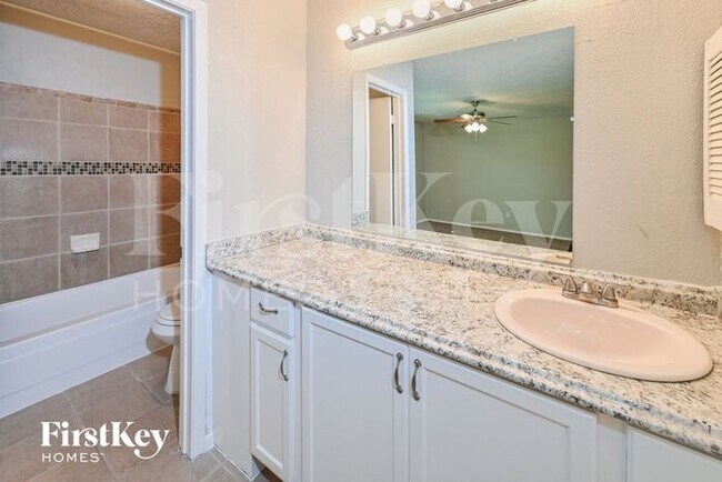 Building Photo - 7119 Tara Blue Ridge Dr