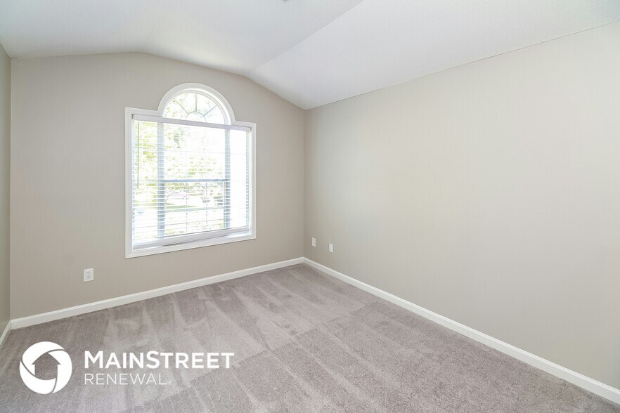 Building Photo - 1012 Forest Glen