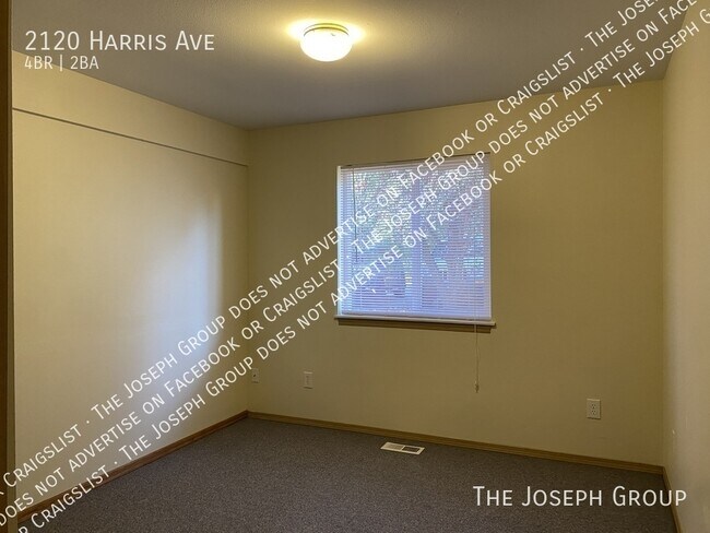 Building Photo - 2120 Harris Ave