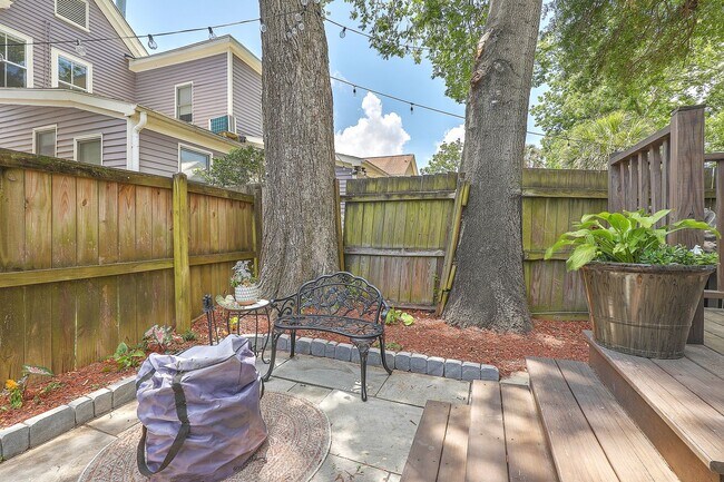 Building Photo - RARE Gem -- Downtown CHS Home!