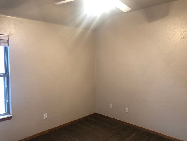 Building Photo - 2 bed 2 bath duplex for rent in Moore near...