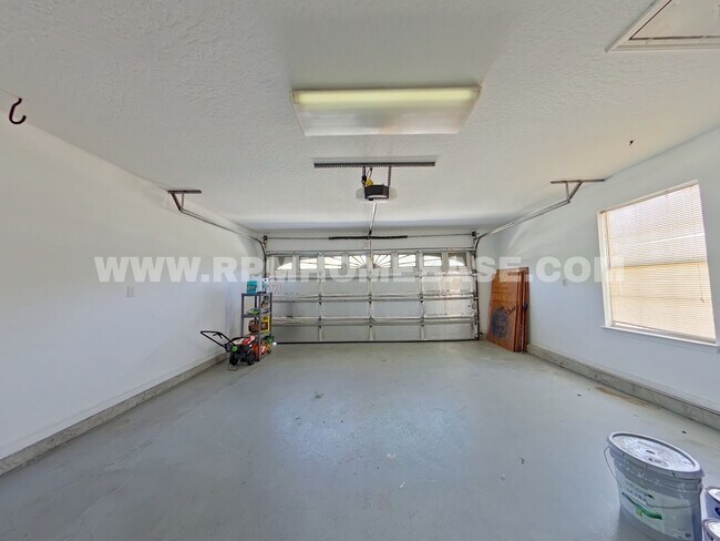 Building Photo - 4 Bed Navarre Home on Half+ Acre, Fenced Yard & Detached Garage Near Hurlburt