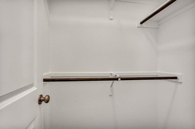 Building Photo - 506 Sixpence Ln