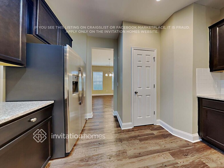 Building Photo - 9931 Maywine Cir