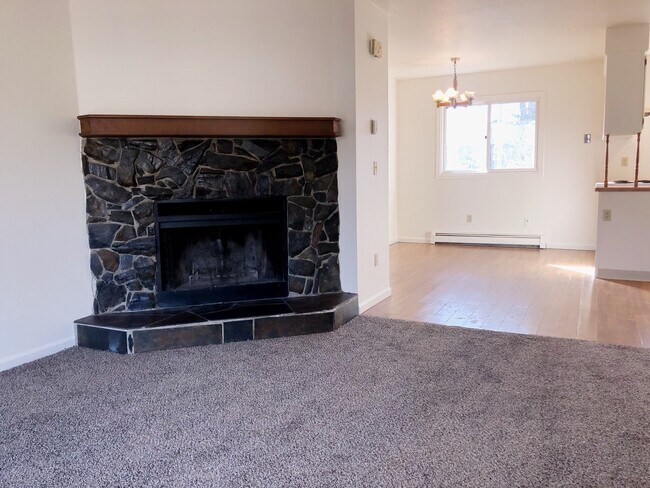 Building Photo - 1103 Broaddus St