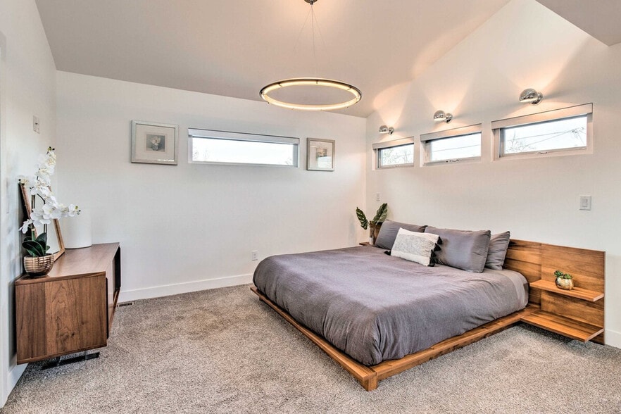 Building Photo - 3910 Stuart St