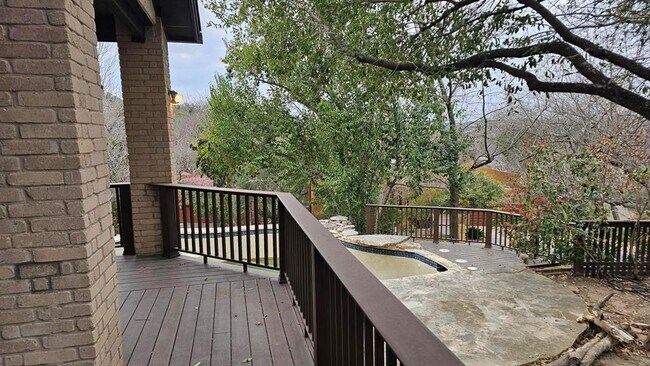 Building Photo - 4902 Westview Dr