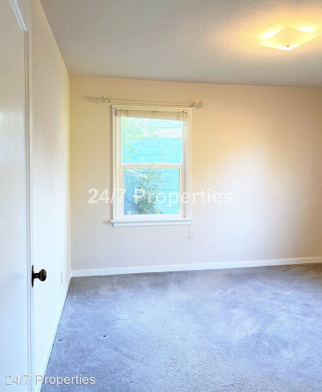 Building Photo - 2 br, 1 bath House - 1365 Pearl Street NE