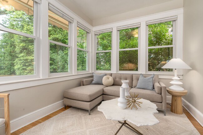 Building Photo - Charming Townhome | 5 Bed | 3.5 Bath | 2,400 Sf | Covered Front Porch & Large Fenced-In Backyard ...