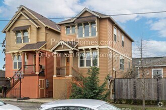 Building Photo - Charming Three Bedroom Home in Arbor Lodge!