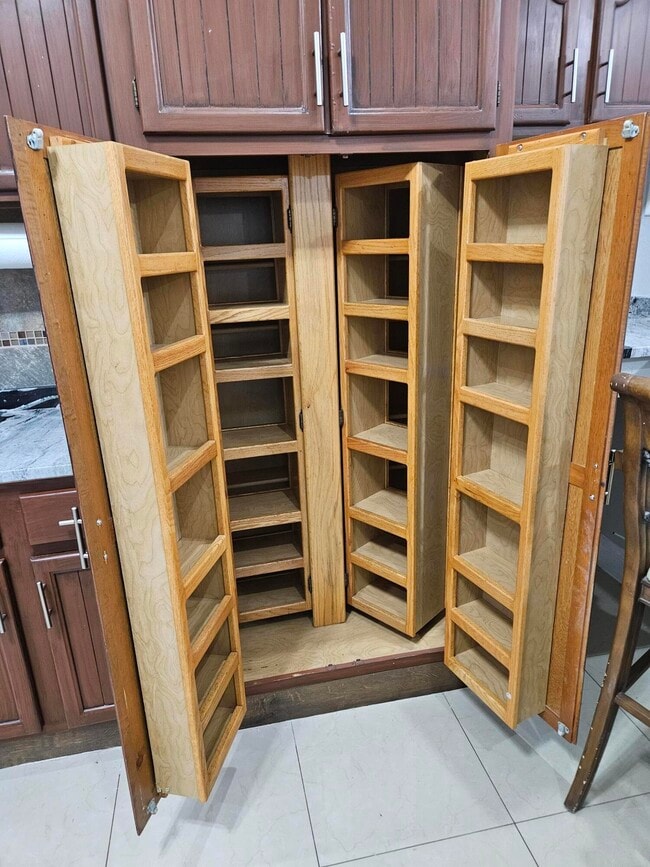 Building Photo - 11334 81st Ct N