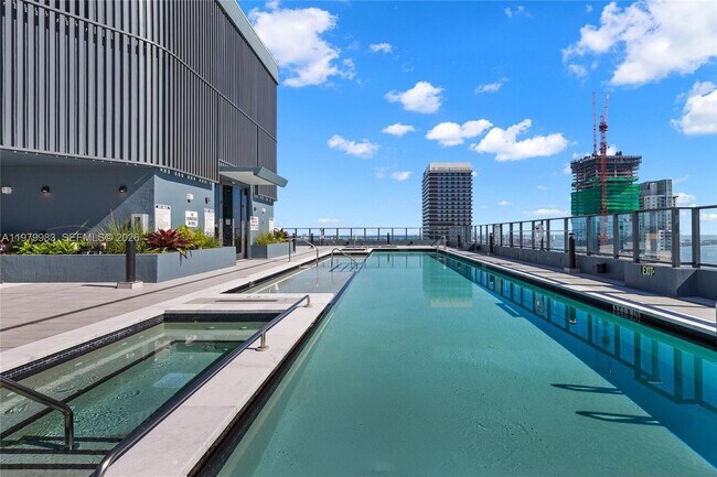 Building Photo - 121 NE 5th St