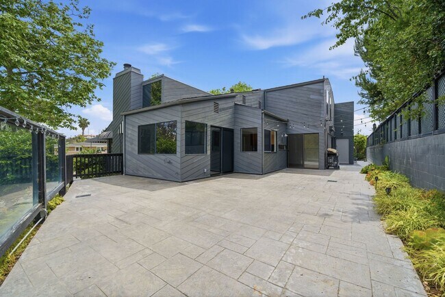 Building Photo - Ocean and Golf Course  Views on a Corner Lot with this 3 bedroom, 2 bath Upgraded Home!