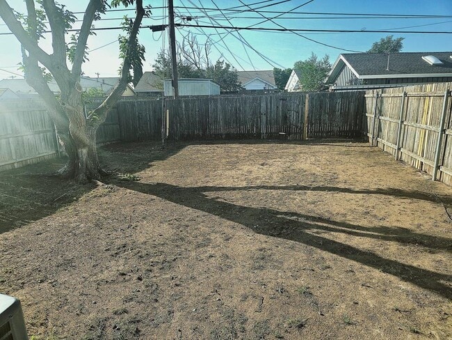 Building Photo - 3209 W Wadley Ave