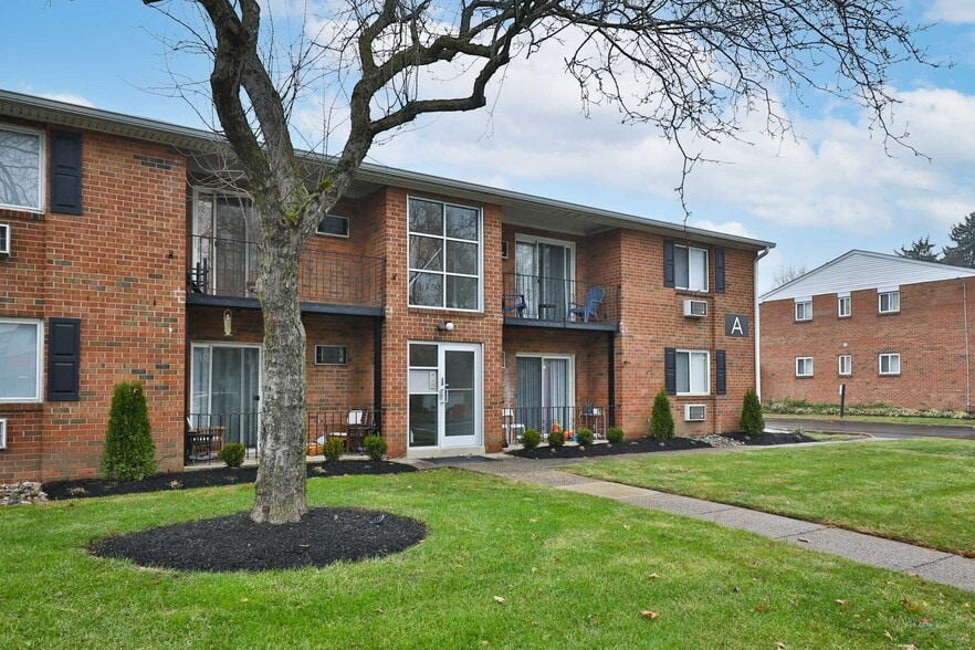 Building Photo - Livingstone Apartment Homes