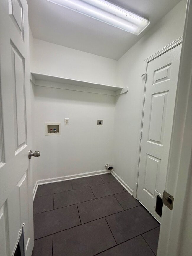 Building Photo - 13706 Apple Glen Cove