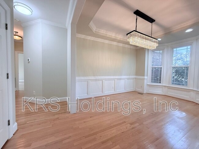 Building Photo - 213 Glen Abbey Dr