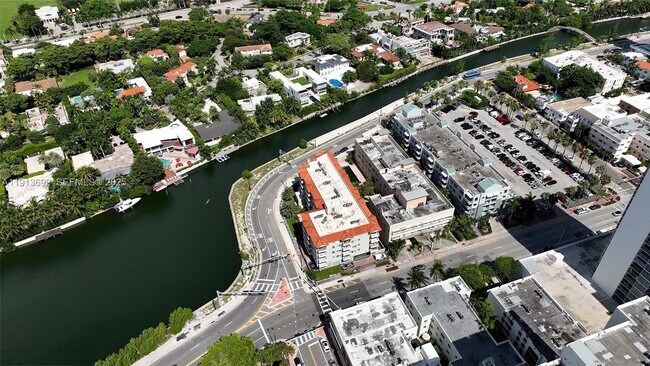 Building Photo - 2600 Collins Ave