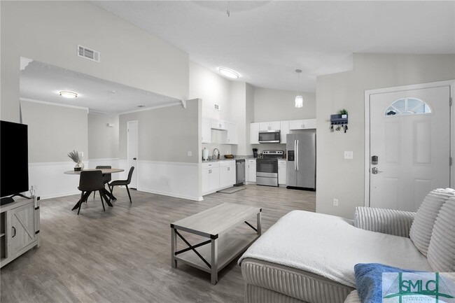 Building Photo - 20 Quail Forest Dr