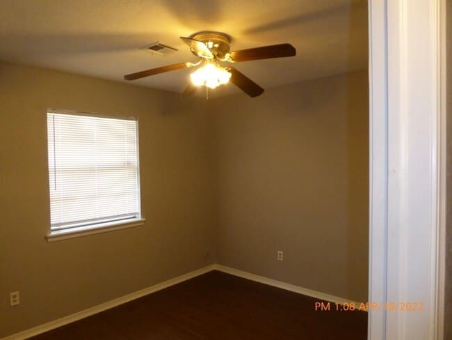 Building Photo - 1706 NW Gray Warr Pl