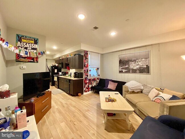 Building Photo - 2020 N Carlisle St