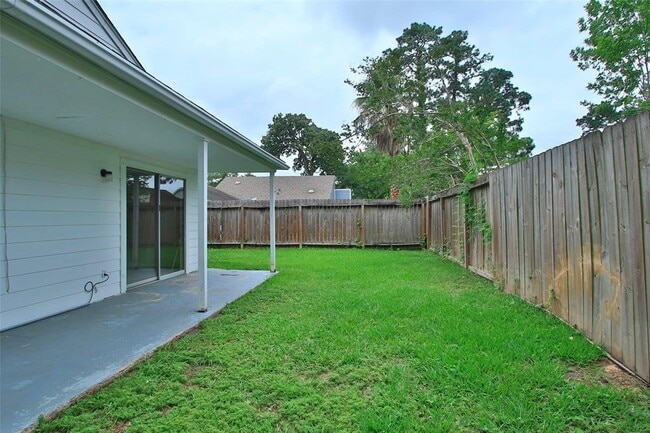 Building Photo - 25710 Pepper Ridge Ln