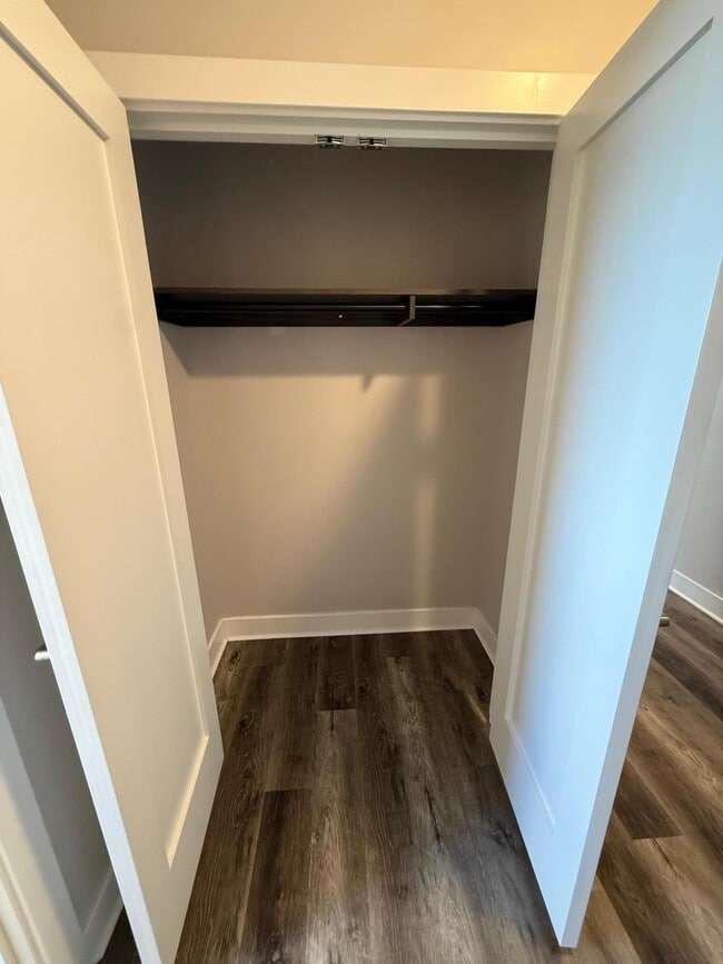 Building Photo - 480 N Main St