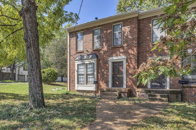 Building Photo - Amazing 2BE/2.5BA duplex in the heart of Belmont & Hillsboro Village!