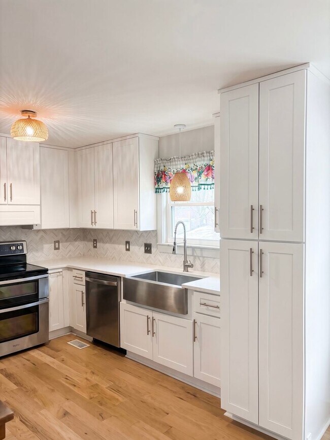 Building Photo - Renovated 3 Bedroom Home in Ashland City!