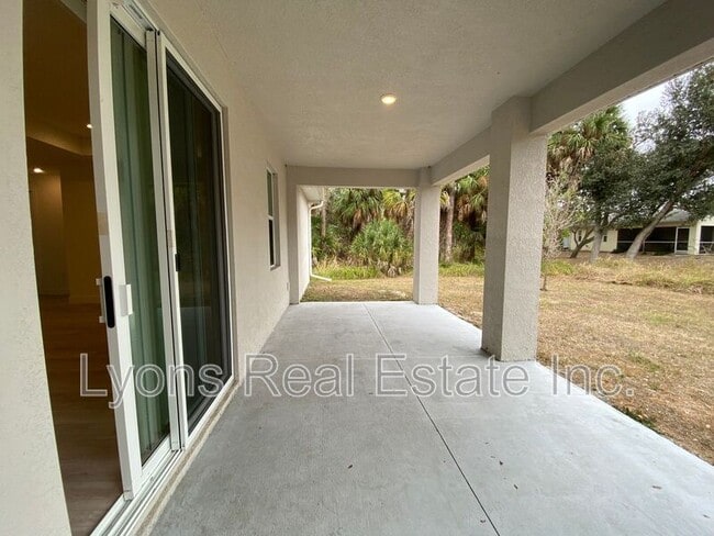 Building Photo - 2635 Starview Ave