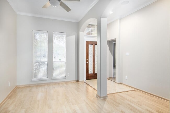 Building Photo - 179 Greenridge Cir