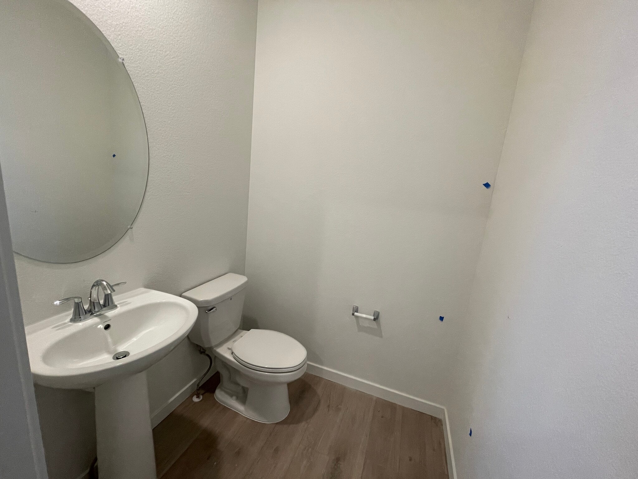 Powder room - 5449 Euclid Dr