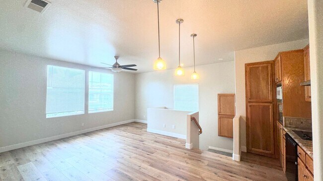 Building Photo - Unfurnished 1 Bedroom with AC and Private ...