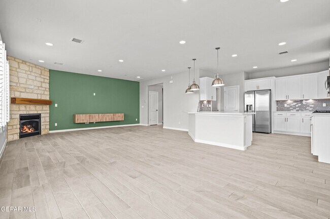 Building Photo - 7348 Mule Team Dr