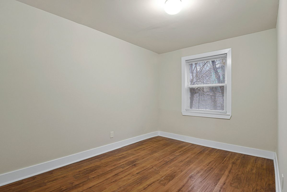 Building Photo - 3427 B St SE