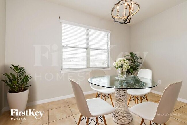 Building Photo - 2758 Red Horse Dr