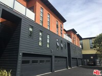 Building Photo - 800 Hampton Dr