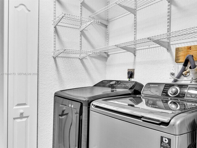 Building Photo - 7879 NW 193rd Ter