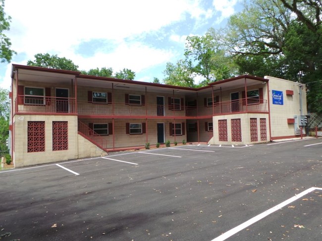 Primary Photo - 710 Wailes St