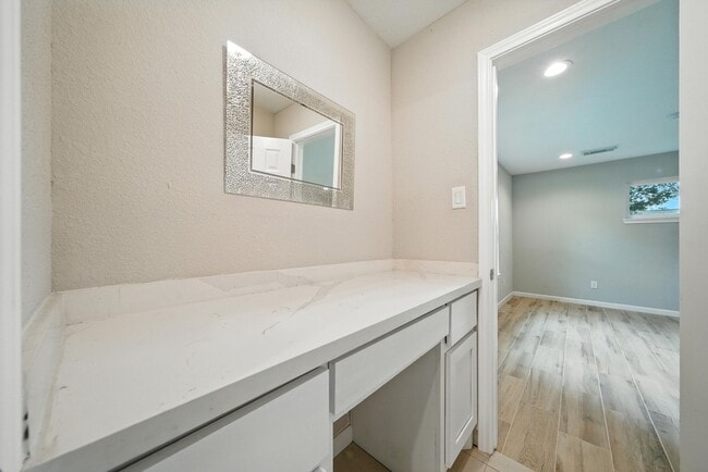 Building Photo - 4003 Mischire Dr