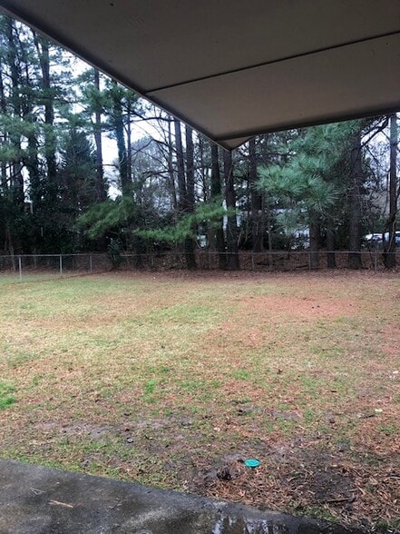 Building Photo - 115 Rainbow Ct