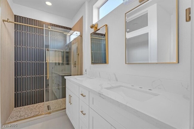 Building Photo - 2652 Youngdale Dr