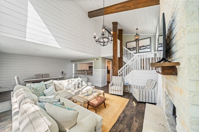 Building Photo - 3203 Poe Dr