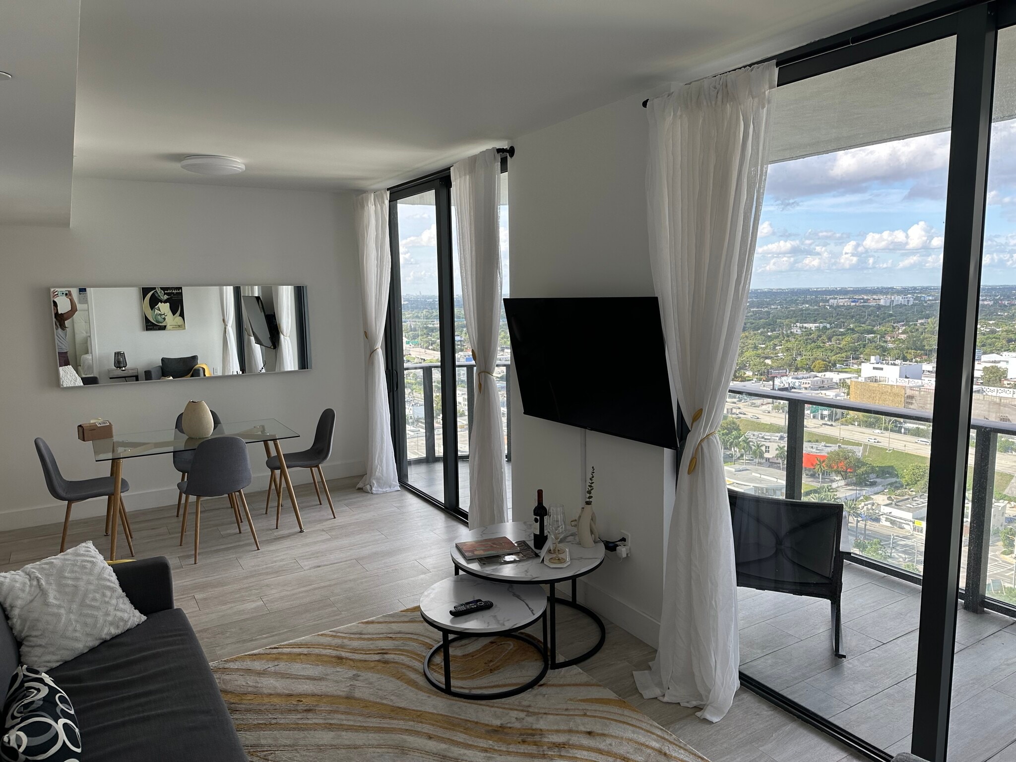 Building Photo - 121 NE 34th St